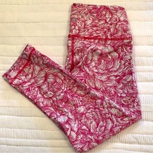 🌺Lululemon Wunder Under HR Crop (6), Floral Bloom White Star Ruby